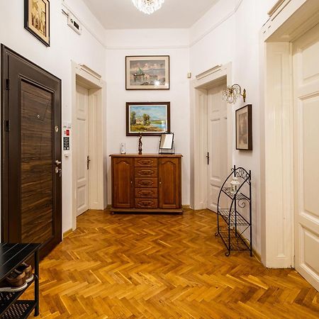 Aristocratic 2Bdrm Central Apartment Varna ภายนอก รูปภาพ